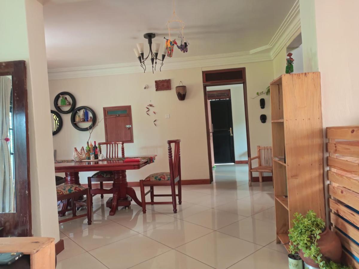 Aivilo Home Entebbe Exterior foto